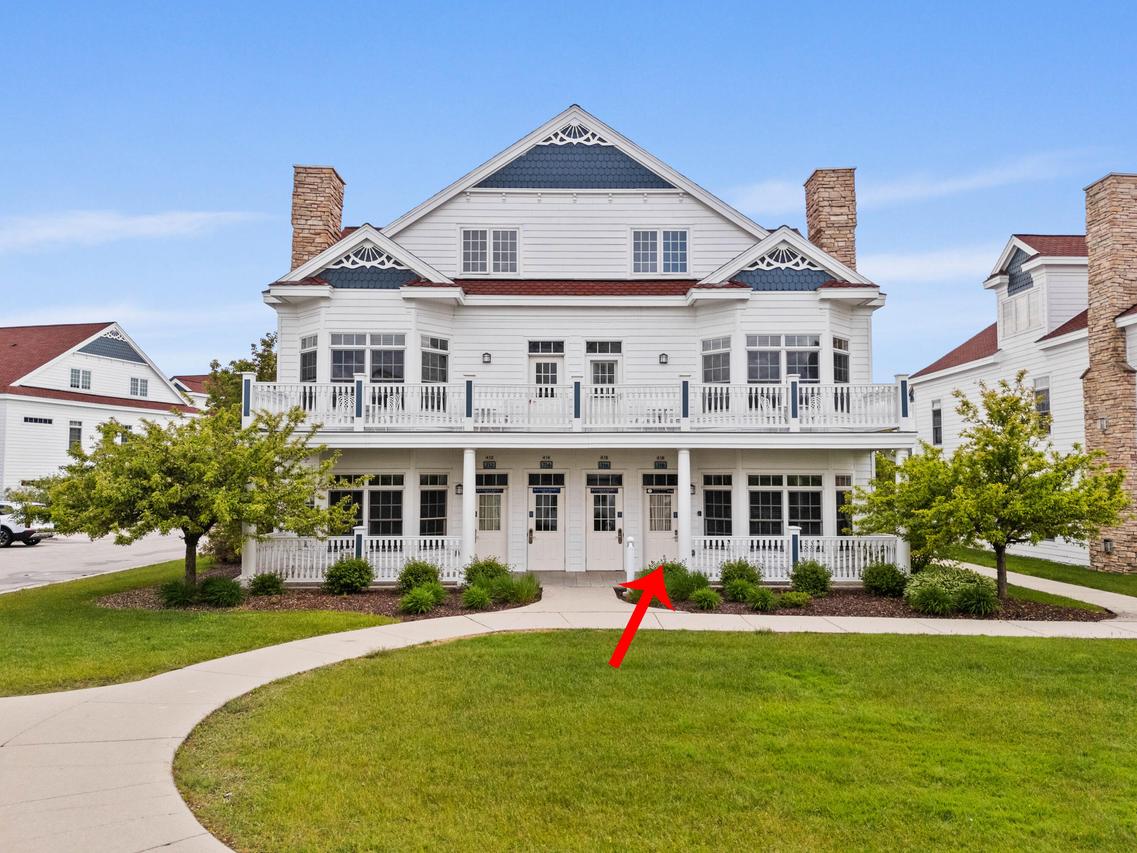 418 Beachfront Ct #7, Sheboygan, WI 53081