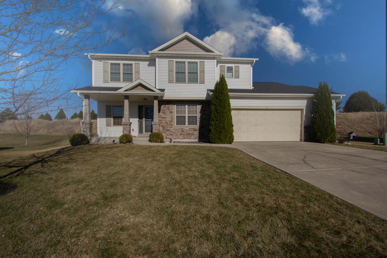 N8202 Pritchard Farm Rd, Ixonia, WI 53036