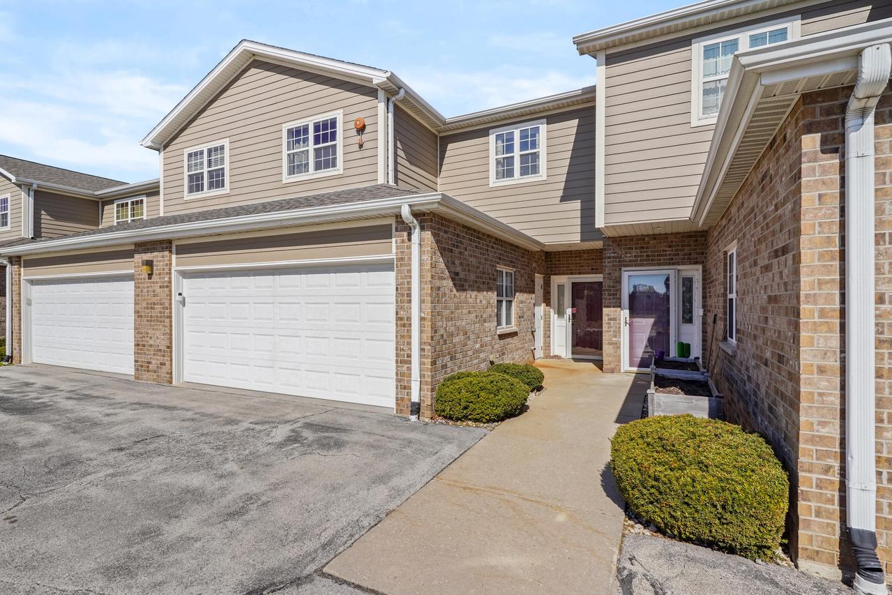 2425 11th Pl #1004, Somers, WI 53140