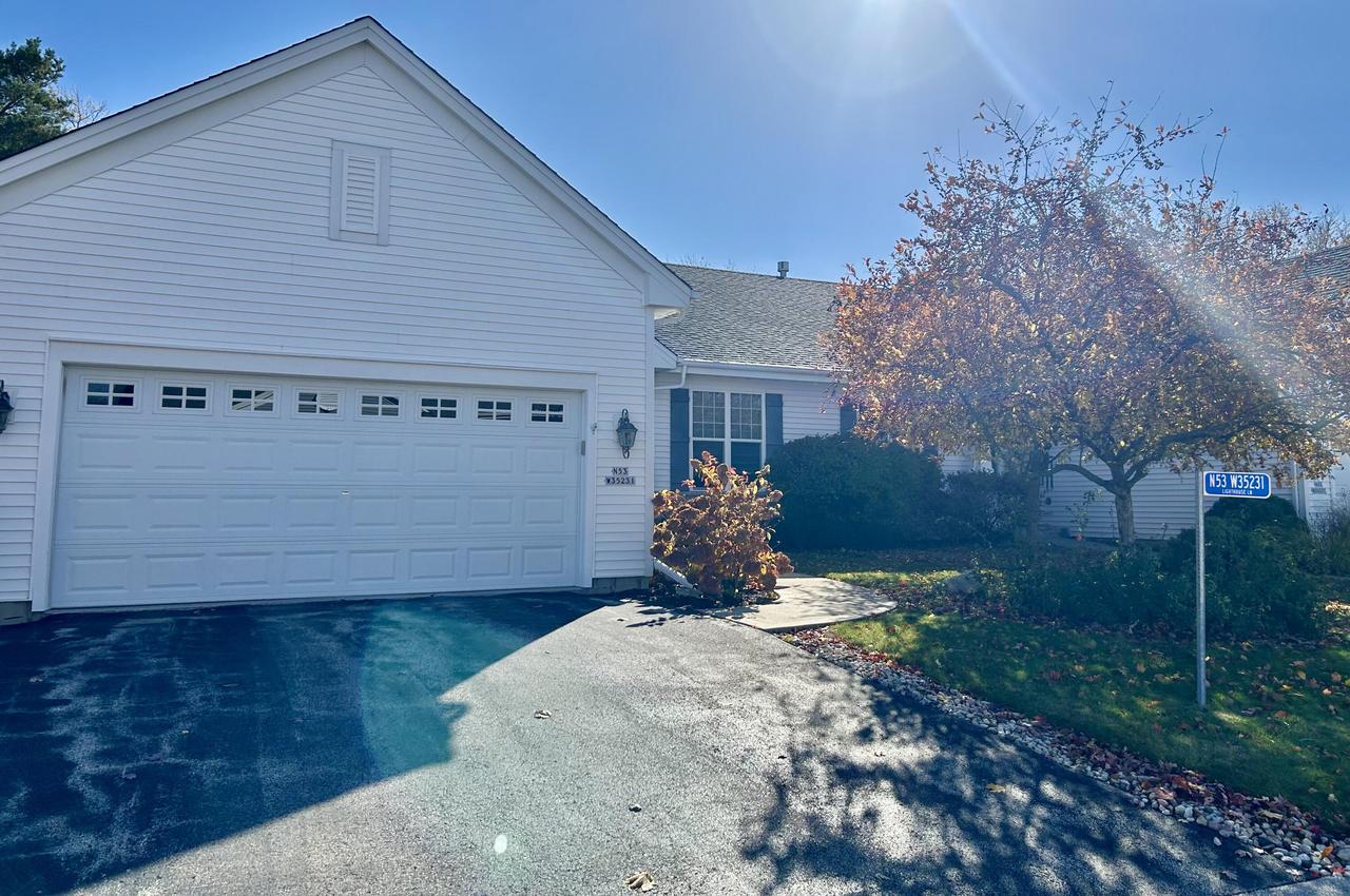 N53W35231 Lighthouse Ln, Oconomowoc, WI 53066