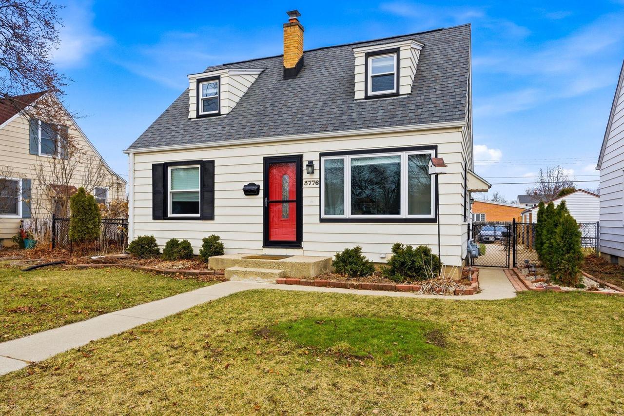 3776 N 98th St, Milwaukee, WI 53222