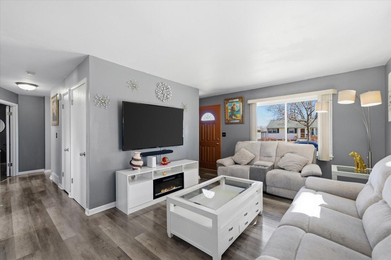 3631 S 81st St, Milwaukee, WI 53220