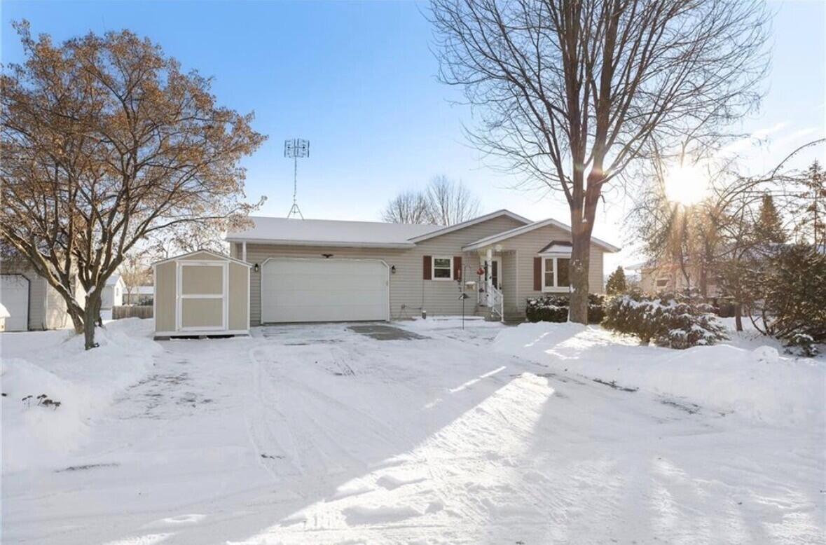 910 Farmer Ave, Tomah, WI 54660