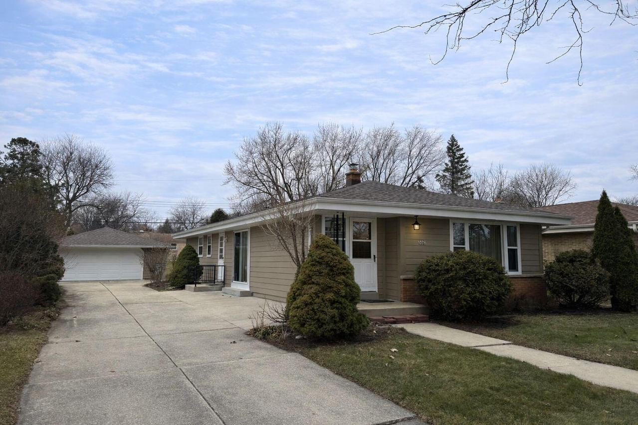 6061 S 19th St, Milwaukee, WI 53221