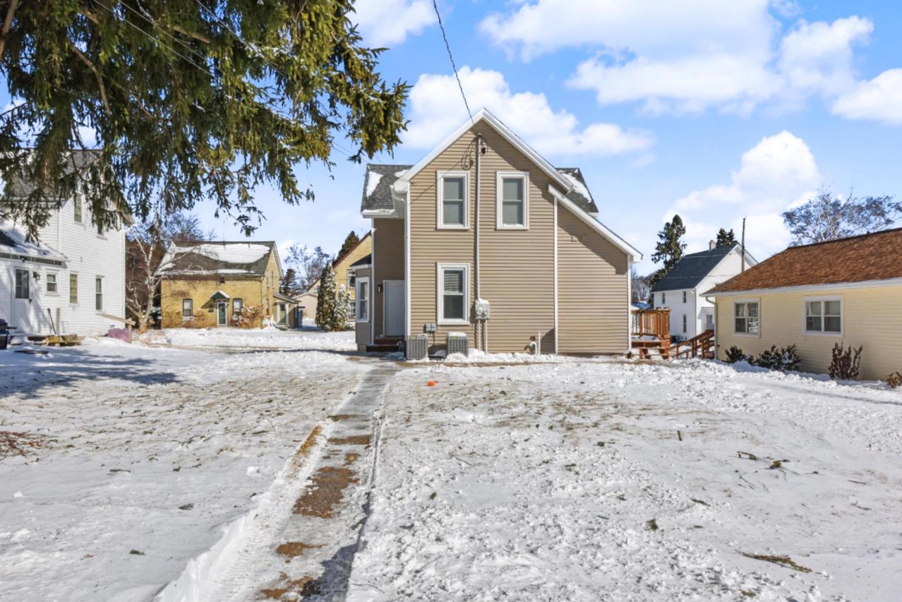 123 E Cleveland St #125, Port Washington, WI 53074