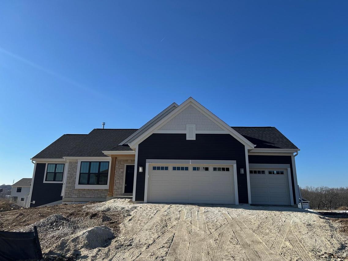 804 Viewpoint Ave, Waukesha, WI 53188