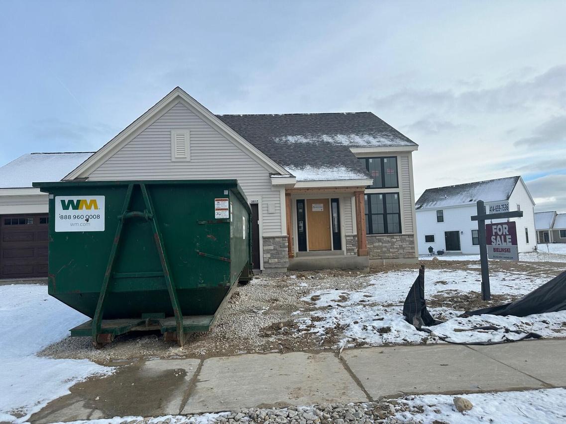 3817 White Oak Way, Waukesha, WI 53188