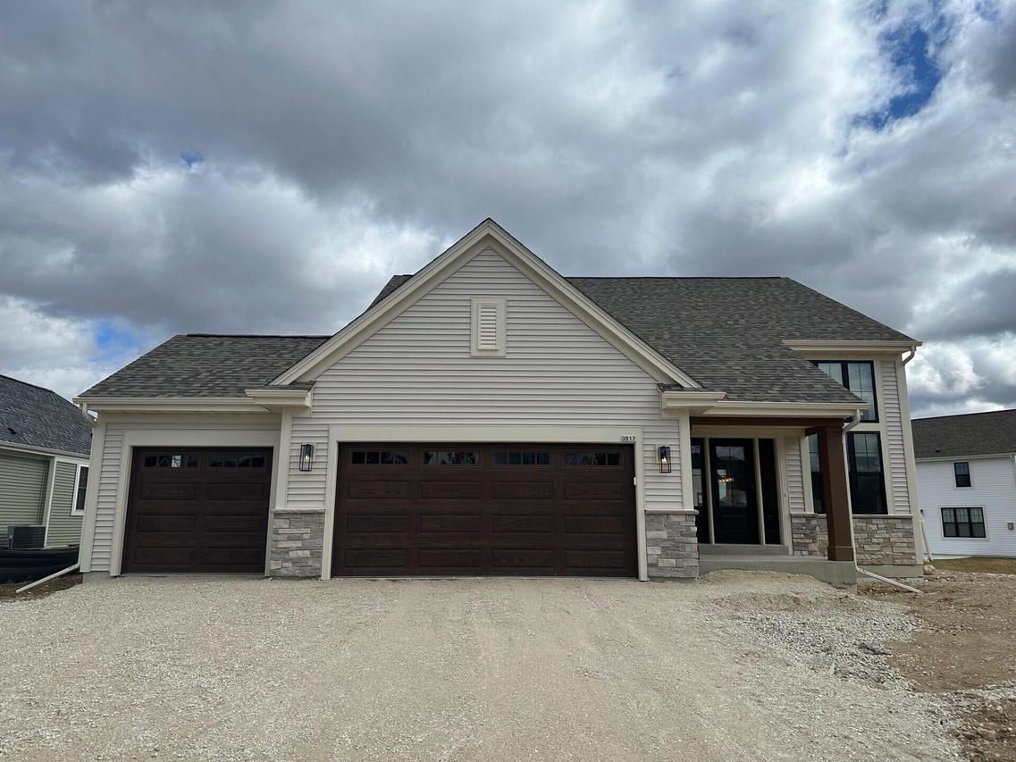 3817 White Oak Way, Waukesha, WI 53188