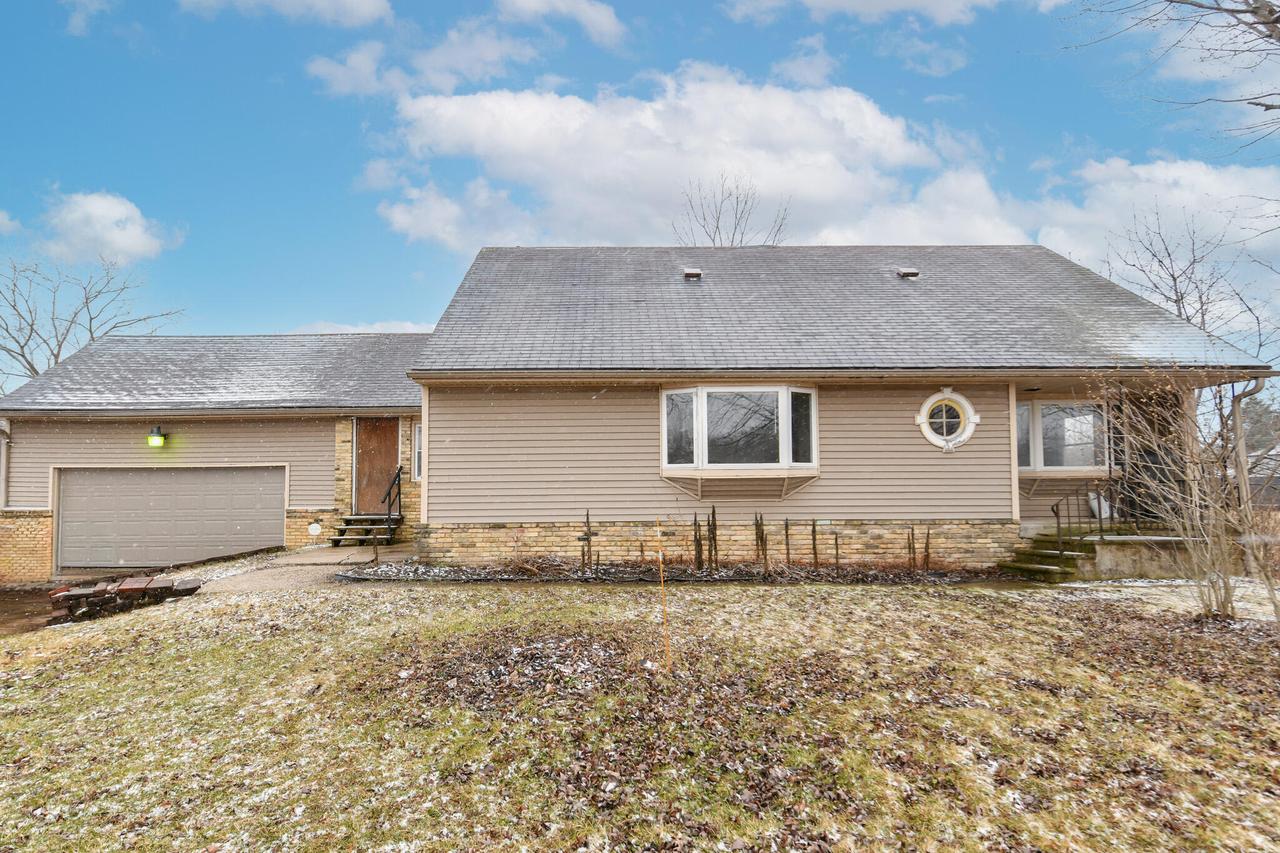 9335 W County Line Rd #9325, Milwaukee, WI 53224