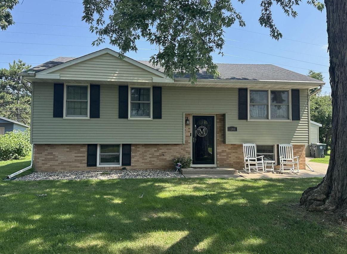 3167 S 31st St, La Crosse, WI 54601