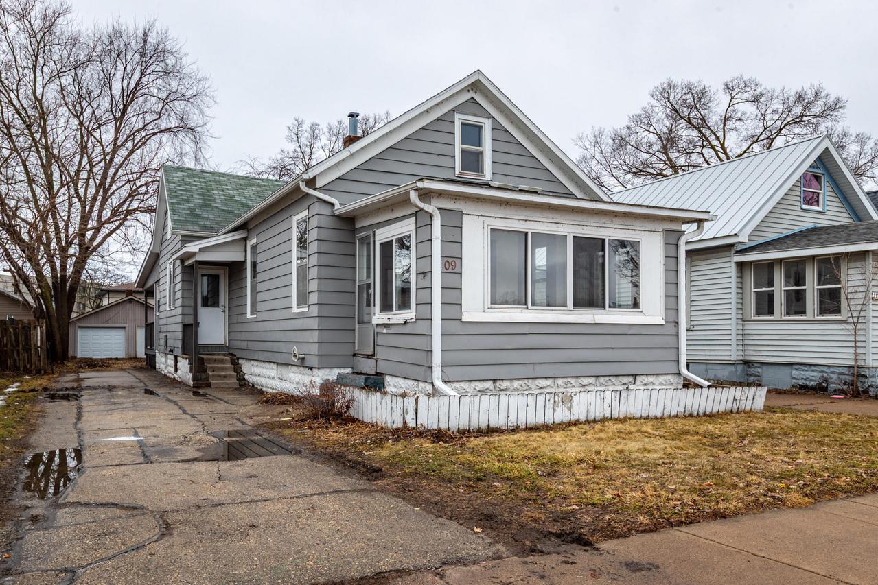 109 Copeland Ave, La Crosse, WI 54603