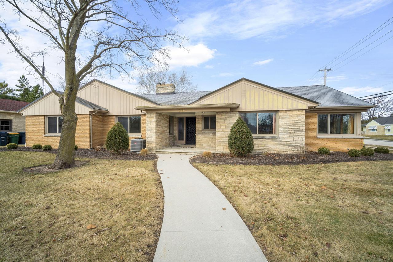 256 Cottage Ave, Fond Du Lac, WI 54935