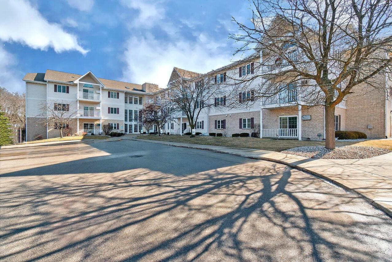 715 Canterberry Ct #105, West Bend, WI 53090