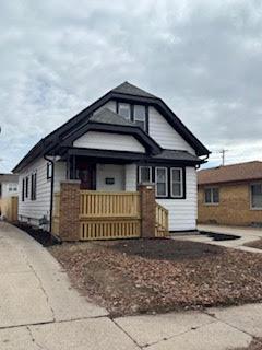 2338 S 98th St, West Allis, WI 53227