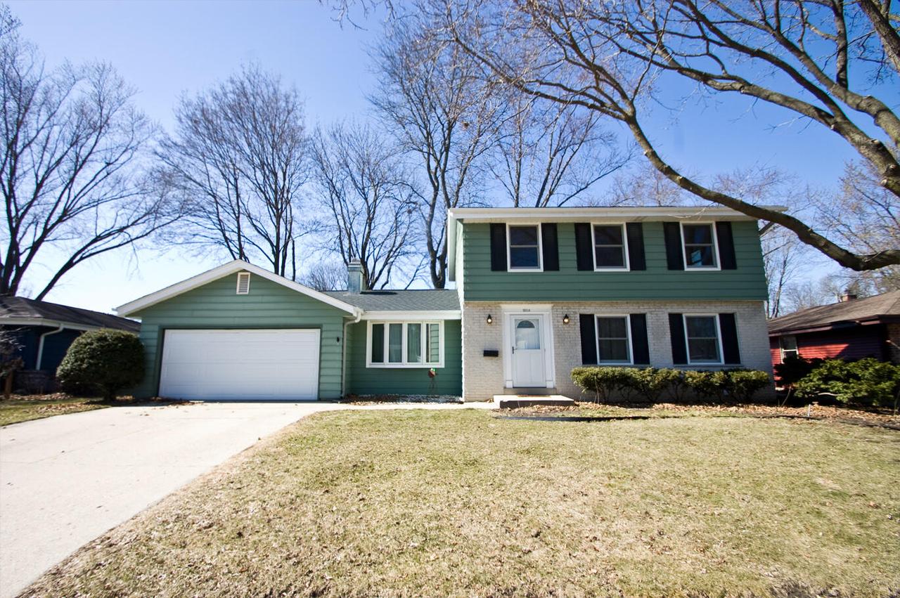 1804 Hemit Ave, Waukesha, WI 53189