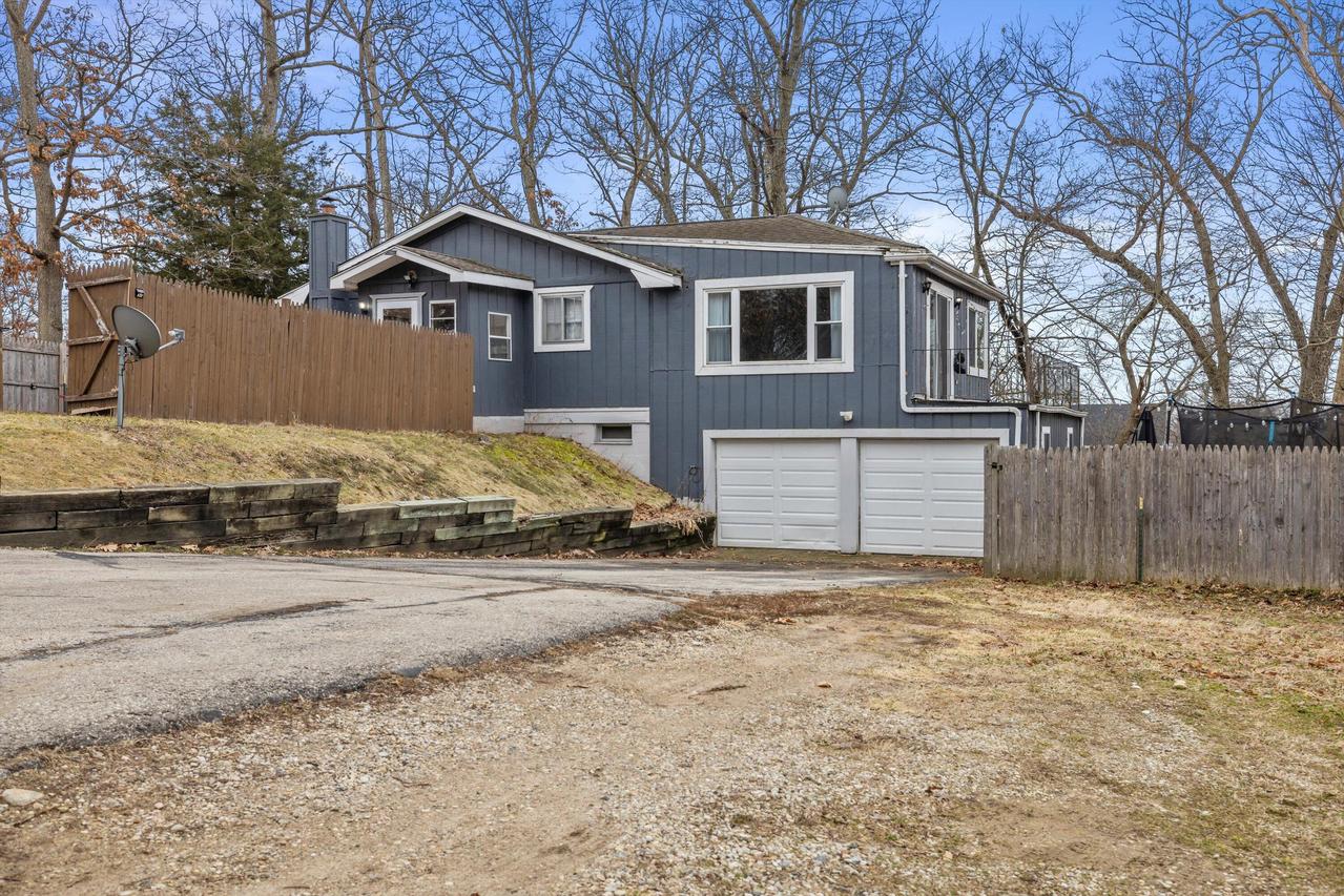 W4103 Woodland Dr, Geneva, WI 53147