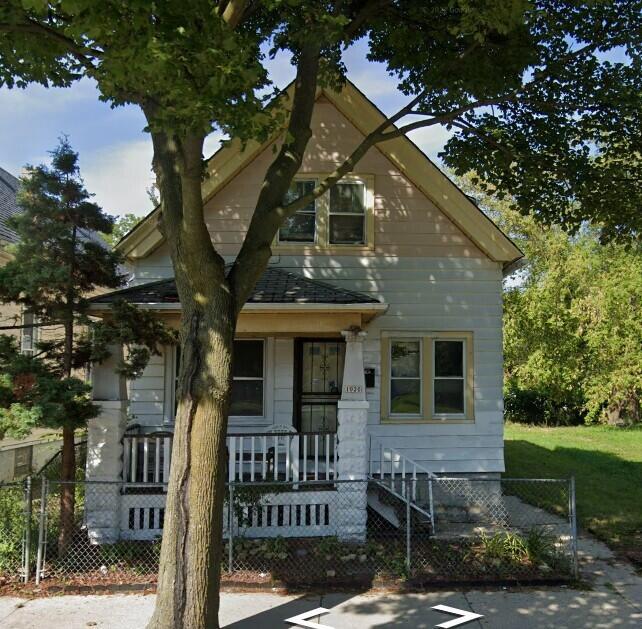 1020 W Hadley St, Milwaukee, WI 53206