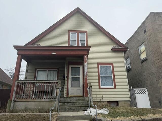 6223 W Lincoln Ave, West Allis, WI 53219