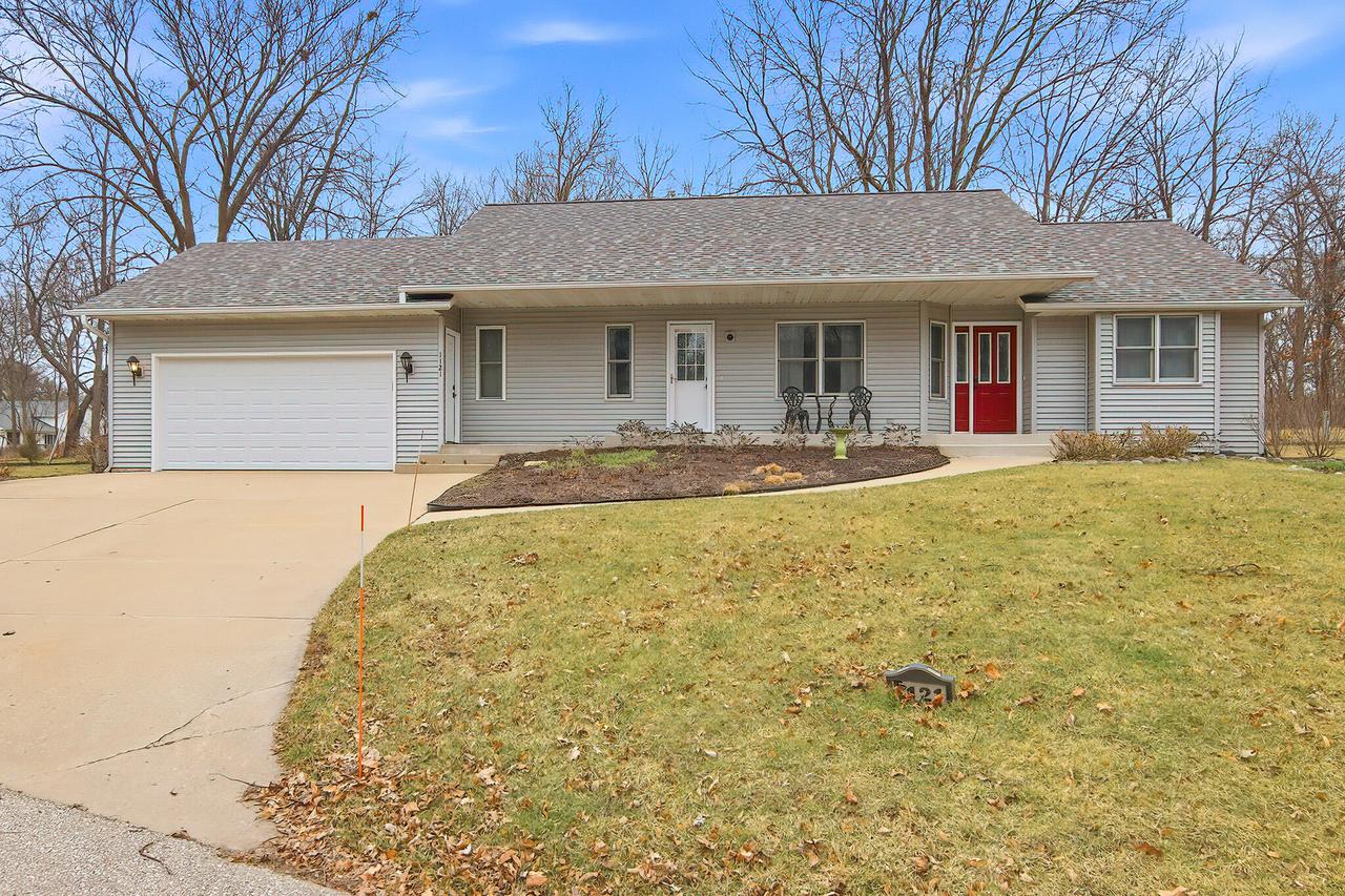 1121 Rolling Ln, Lake Geneva, WI 53147
