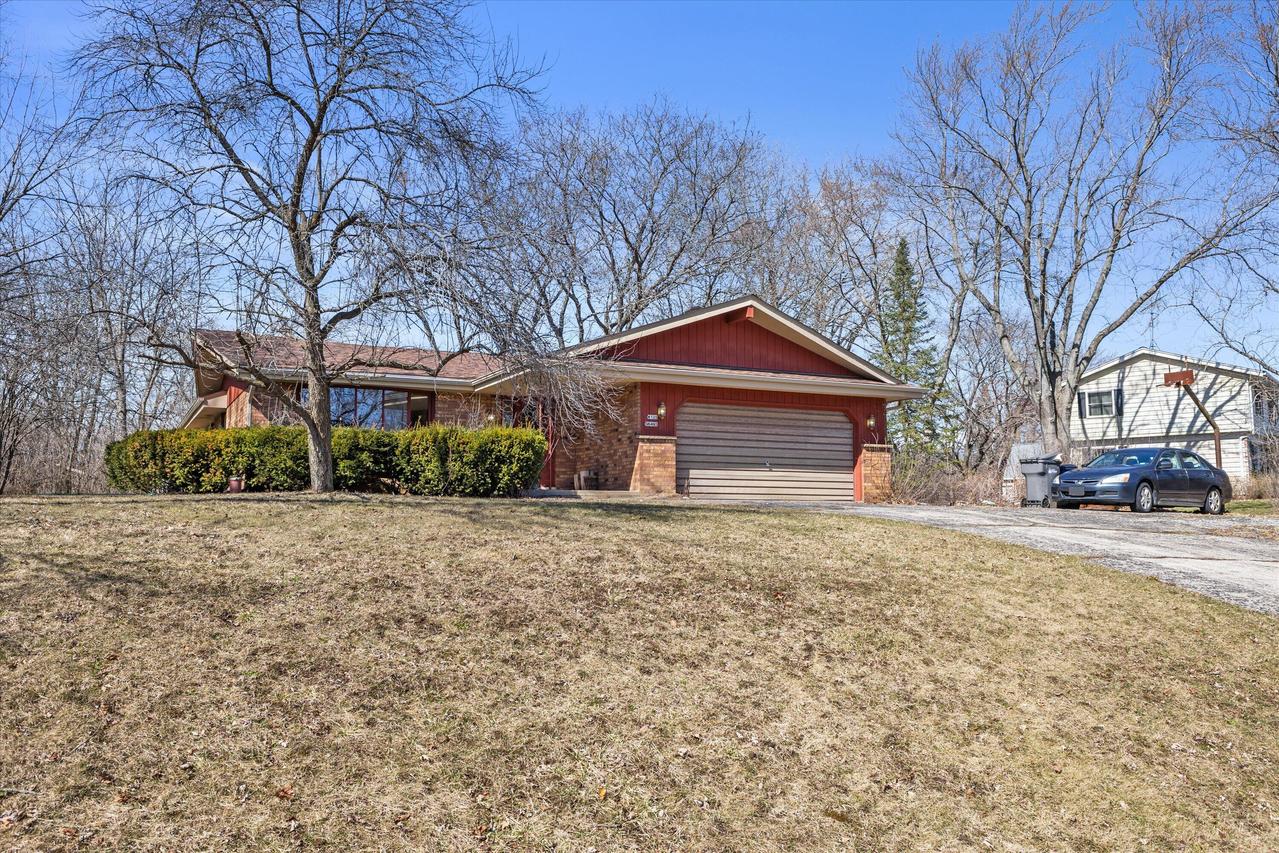 W135S6493 Windsor Rd, Muskego, WI 53150