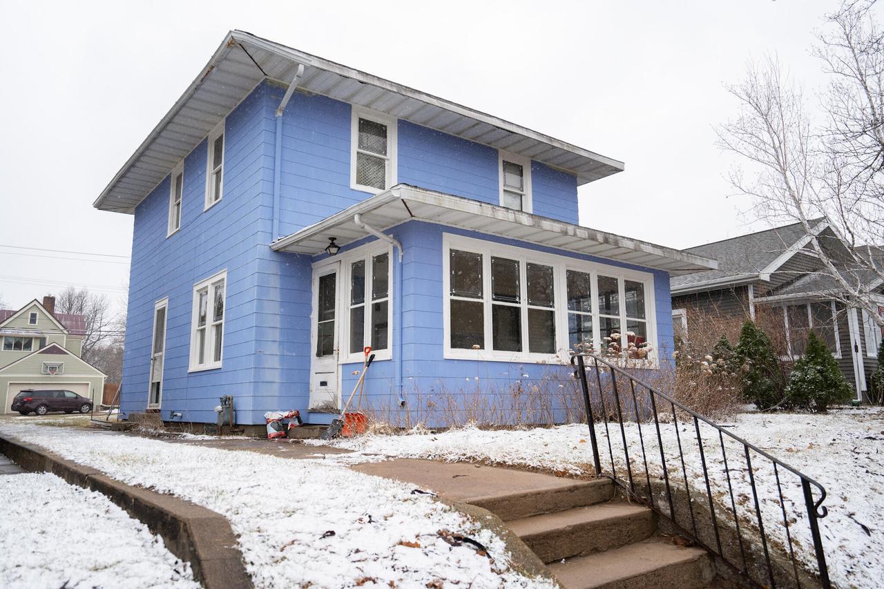 2014 State St, La Crosse, WI 54601