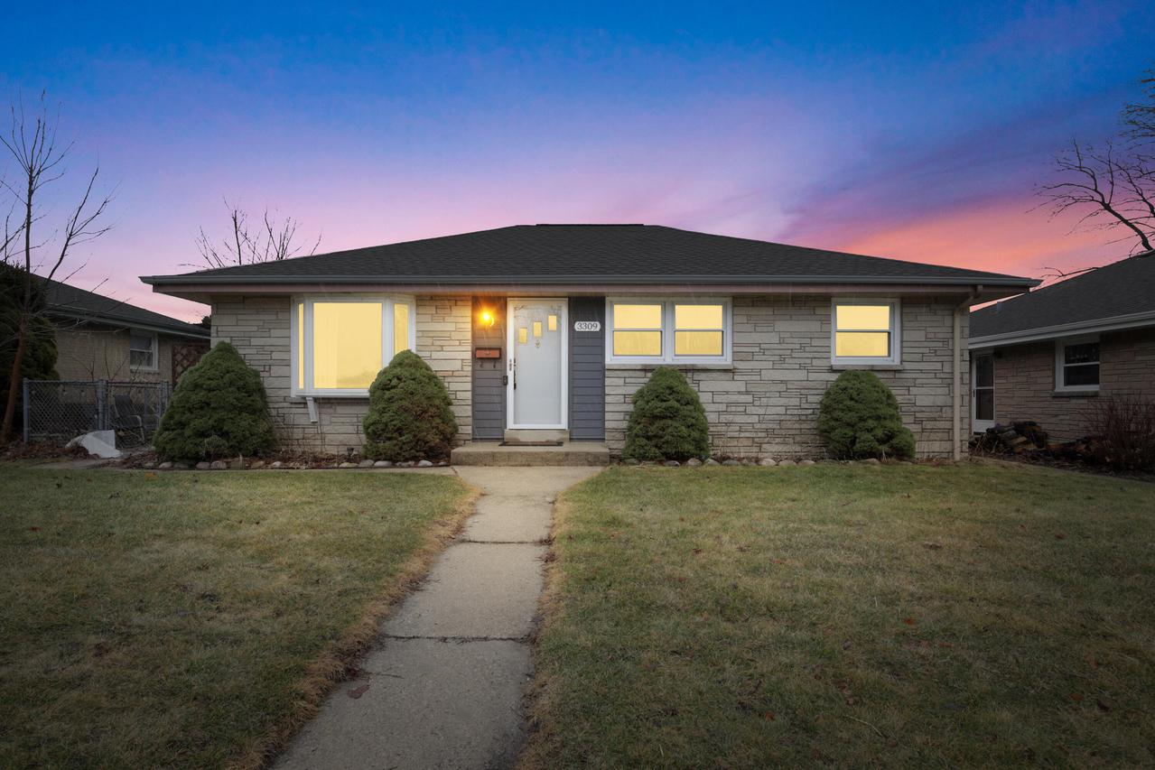 3309 E Lunham Ave, Cudahy, WI 53110