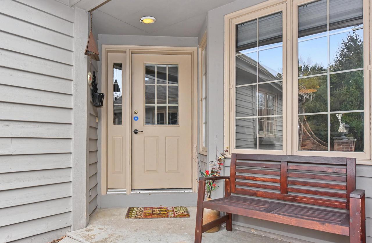 2870 Teal Ridge #B, Brookfield, WI 53045