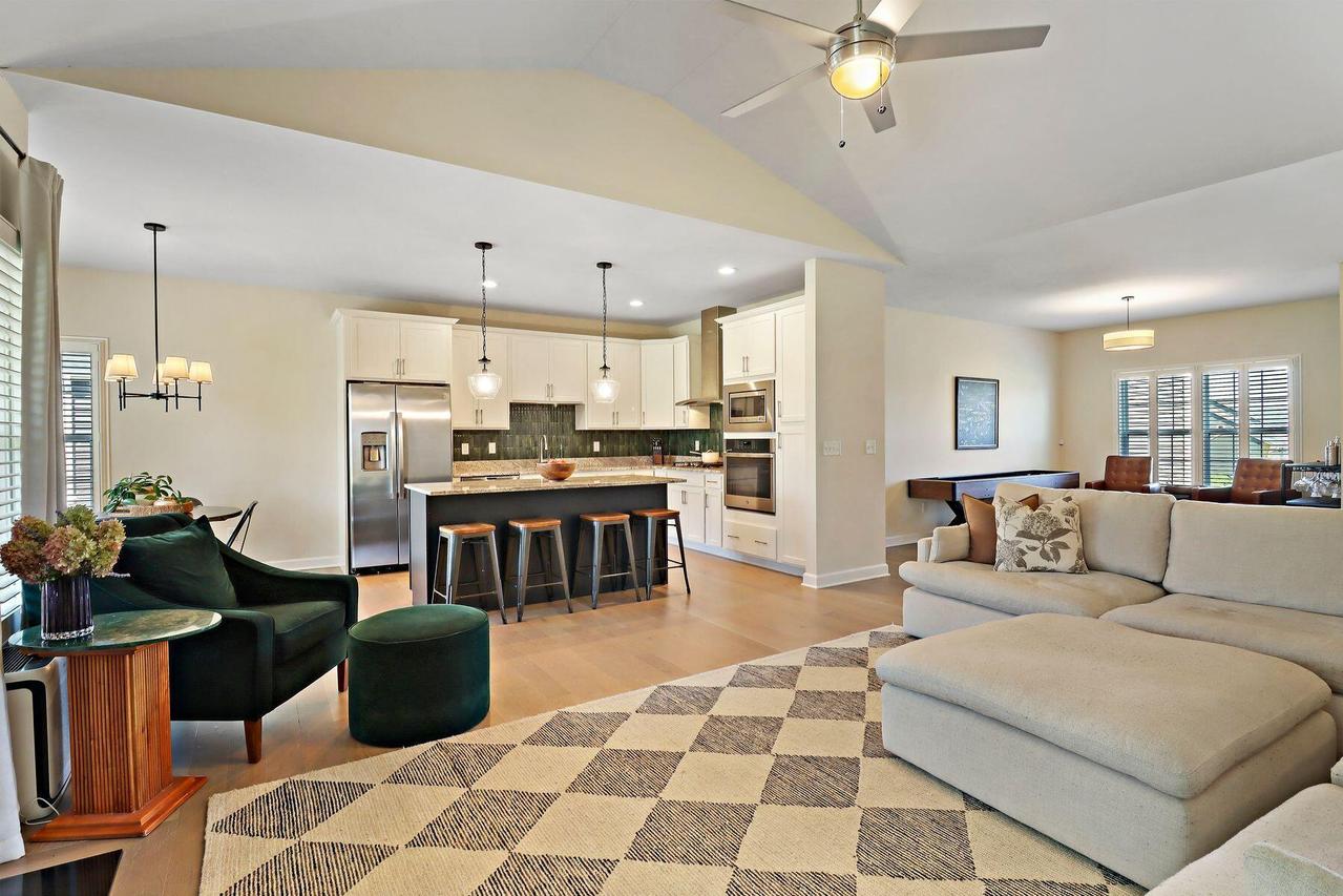 520 N Stone Ridge, Lake Geneva, WI 53147