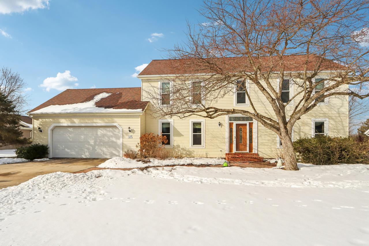 W188S8655 Brooke Ln, Muskego, WI 53150