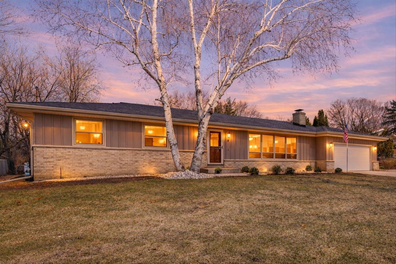 5506 82nd St, Pleasant Prairie, WI 53142