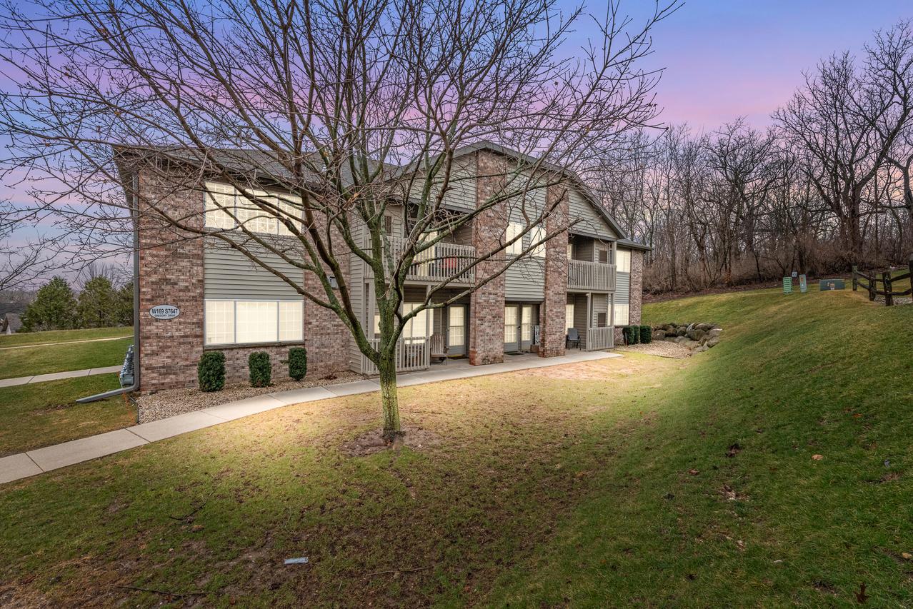 W169S7647 Gregory Dr #C, Muskego, WI 53150