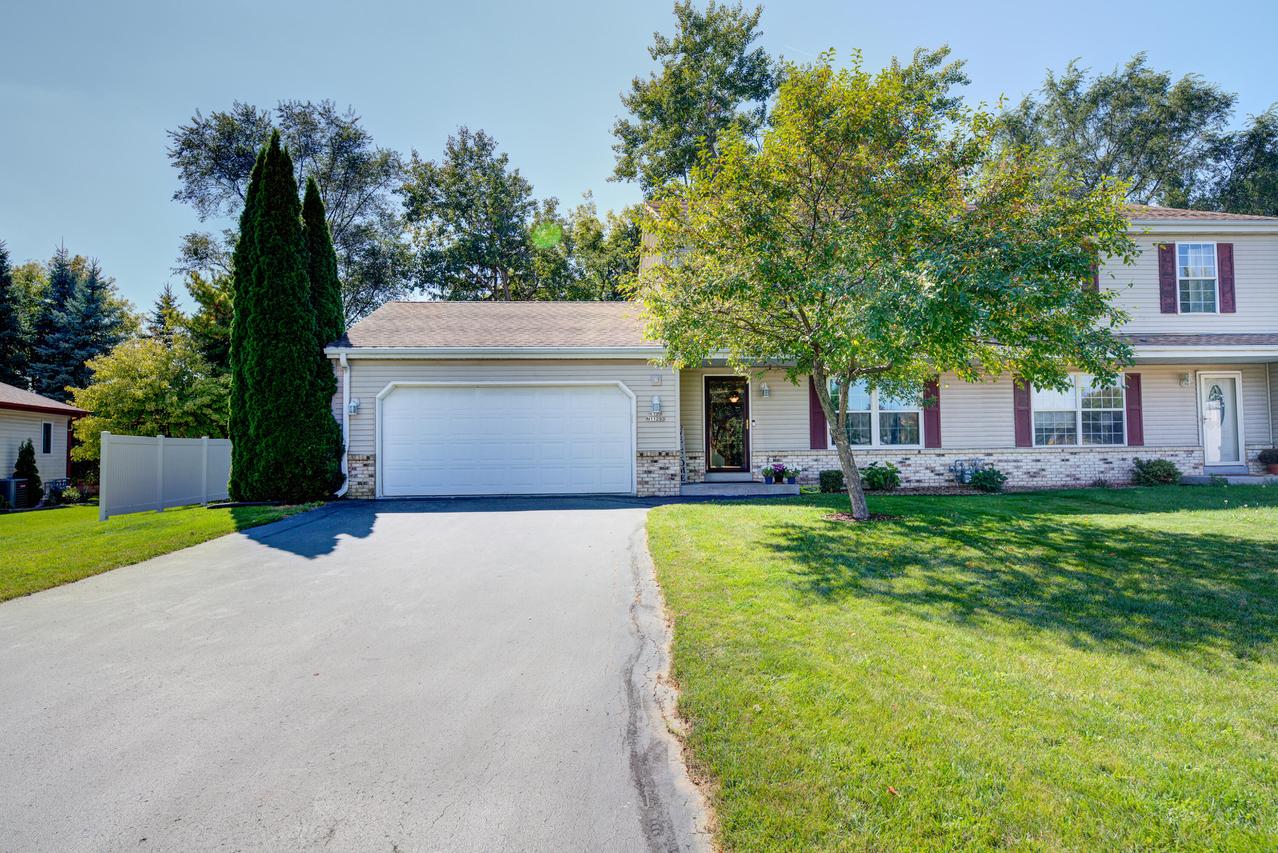 W199N11293 Rosewood Ct, Germantown, WI 53022