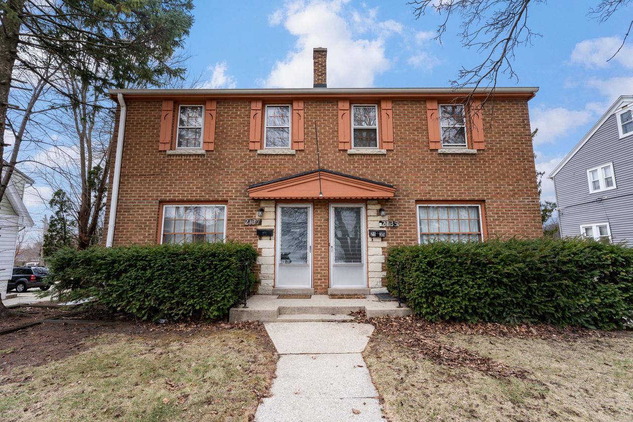 2135 S 102nd St #2137, West Allis, WI 53227