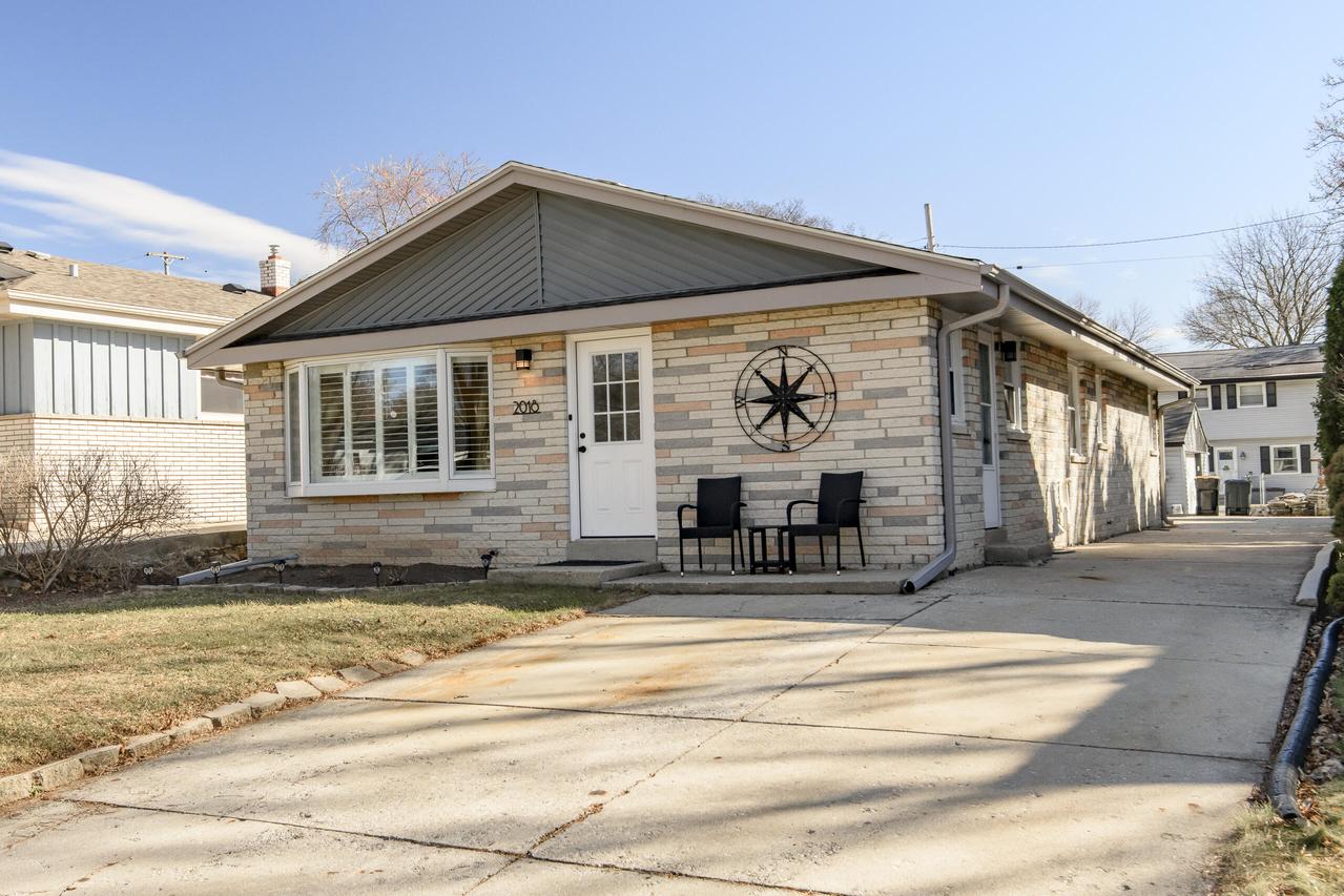 2018 N 114th St, Wauwatosa, WI 53226