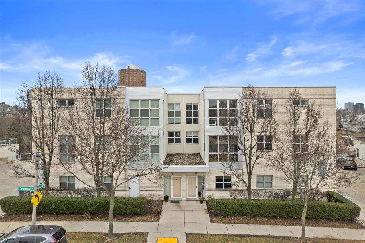 2146 N Commerce St, Milwaukee, WI 53212