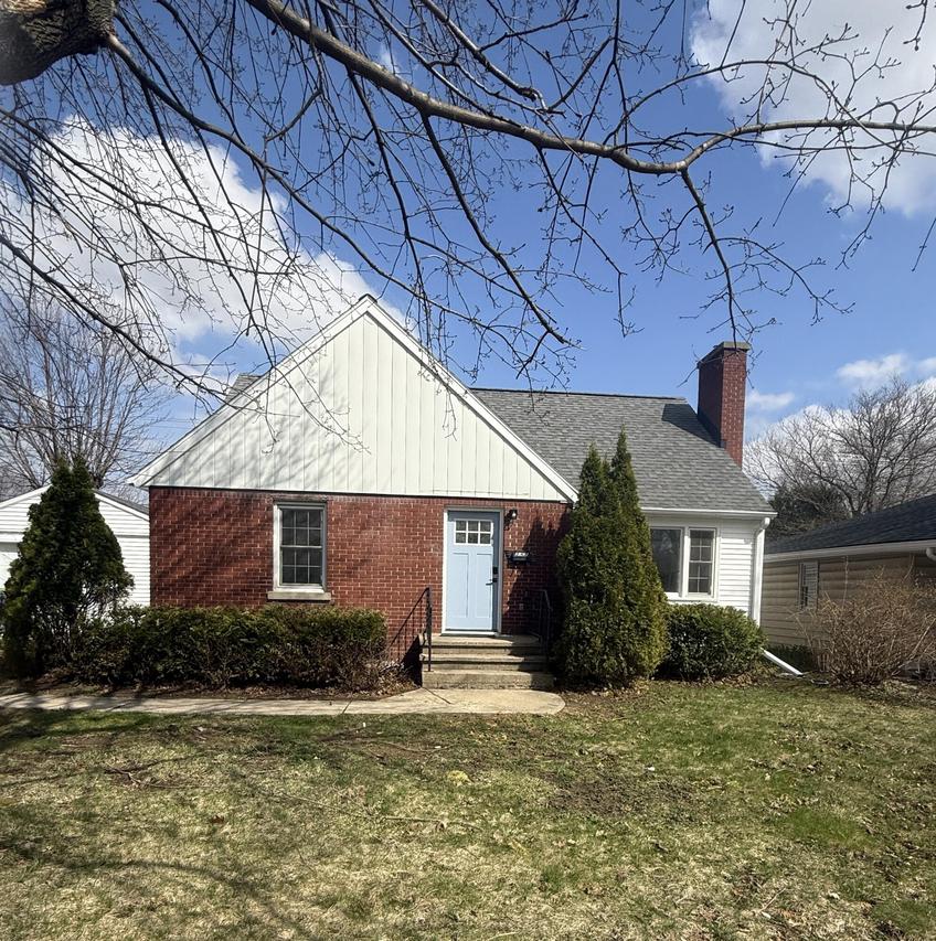 242 Wisconsin St, Mayville, WI 53050