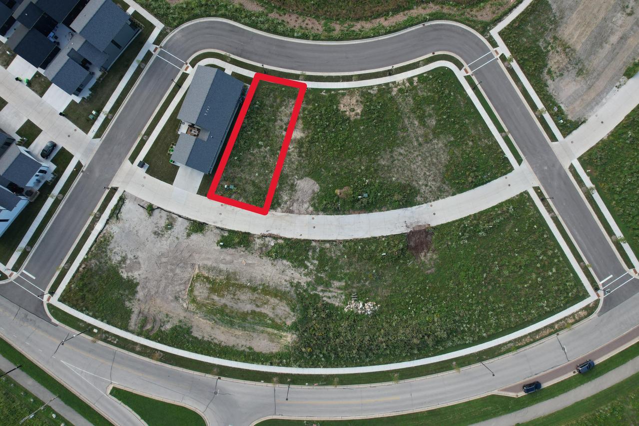 9453 S Cypress Pl #12002, Oak Creek, WI 53154