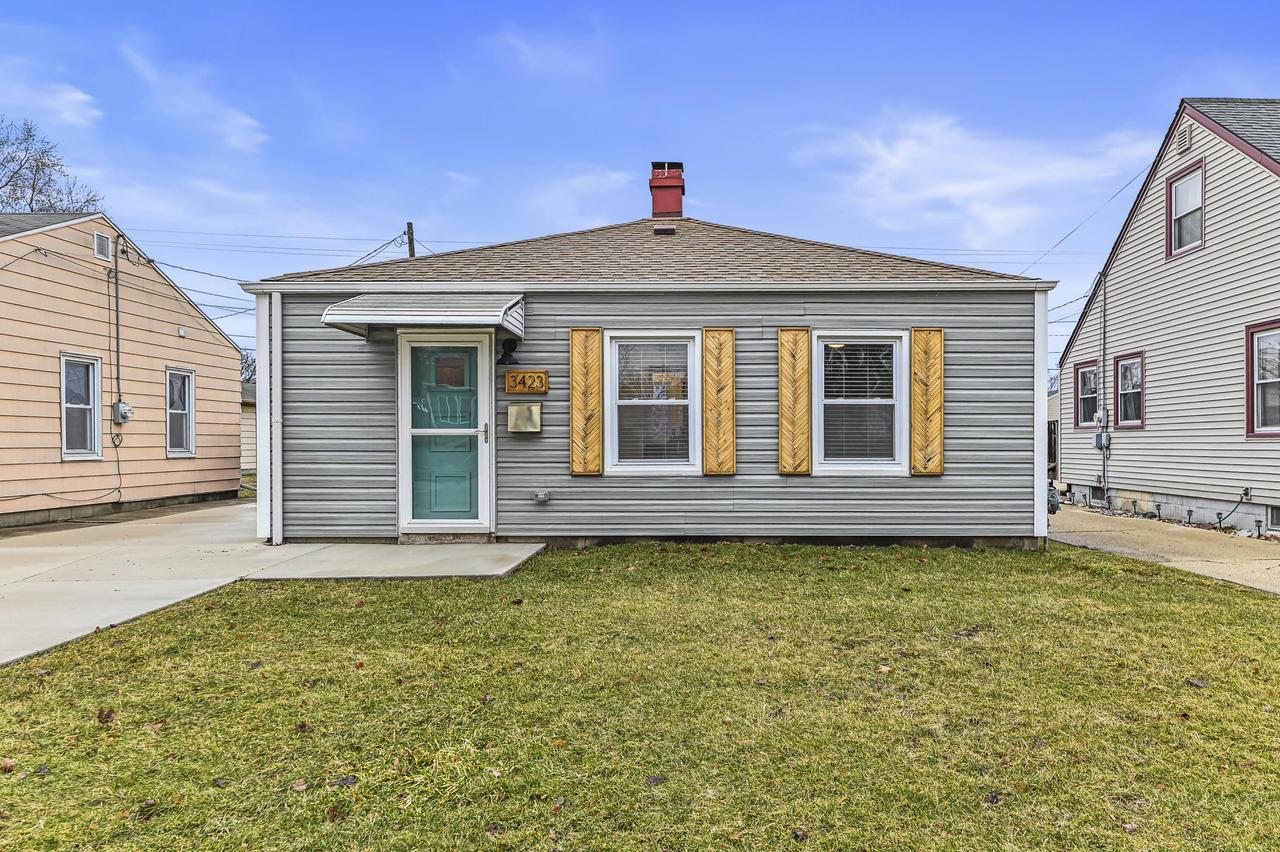 3423 S 1st Pl, Milwaukee, WI 53207