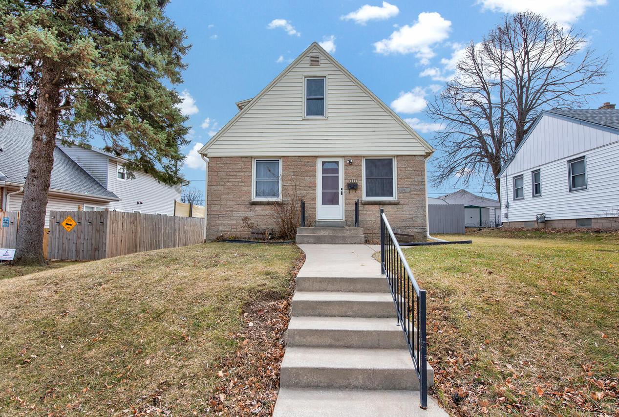 1729 Madison Ave, South Milwaukee, WI 53172