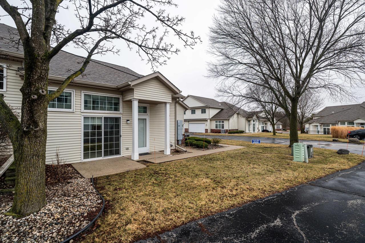 2412 Fox River #G, Waukesha, WI 53189