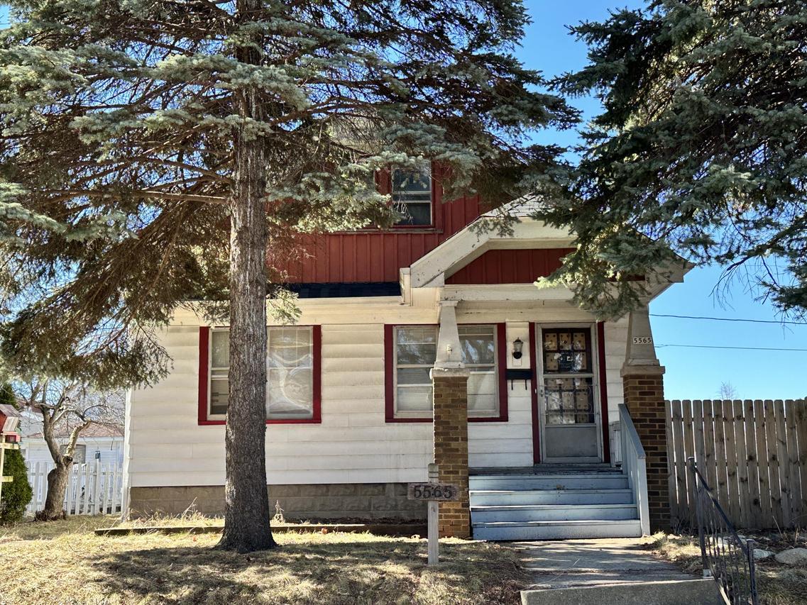 5565 N 32nd St, Milwaukee, WI 53209
