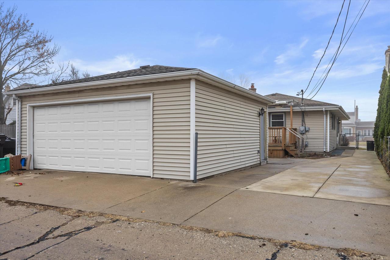 1625 Monroe Ave., South Milwaukee, WI 53172