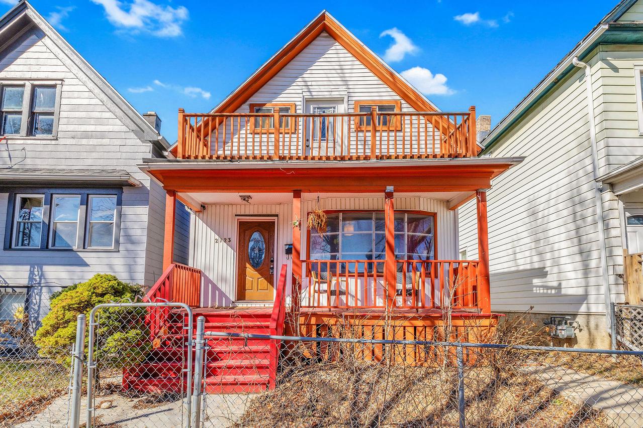 2123 S 14th St, Milwaukee, WI 53215