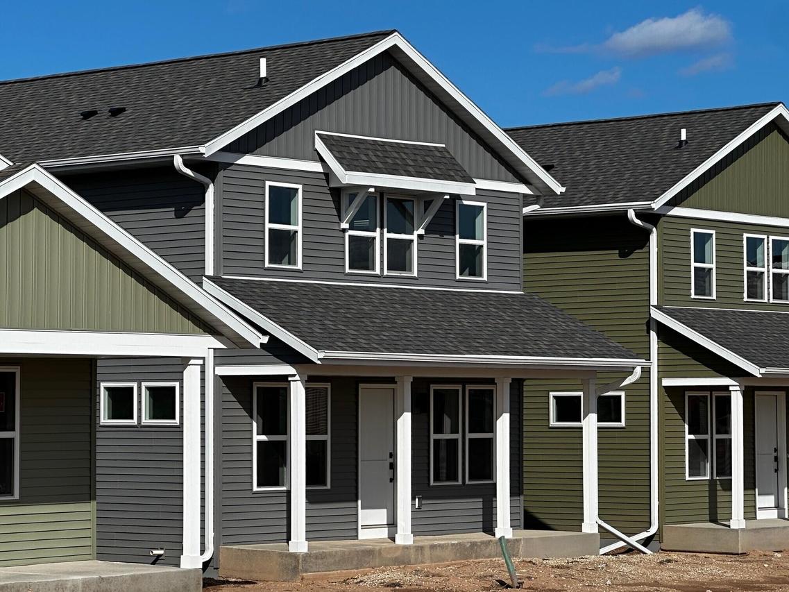 1063 Fairway Ct, Sheboygan Falls, WI 53085