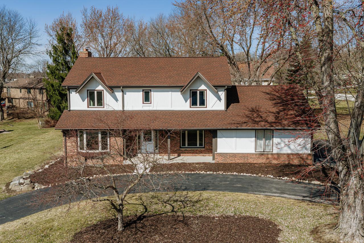 20300 Yorktown Ct, Brookfield, WI 53045
