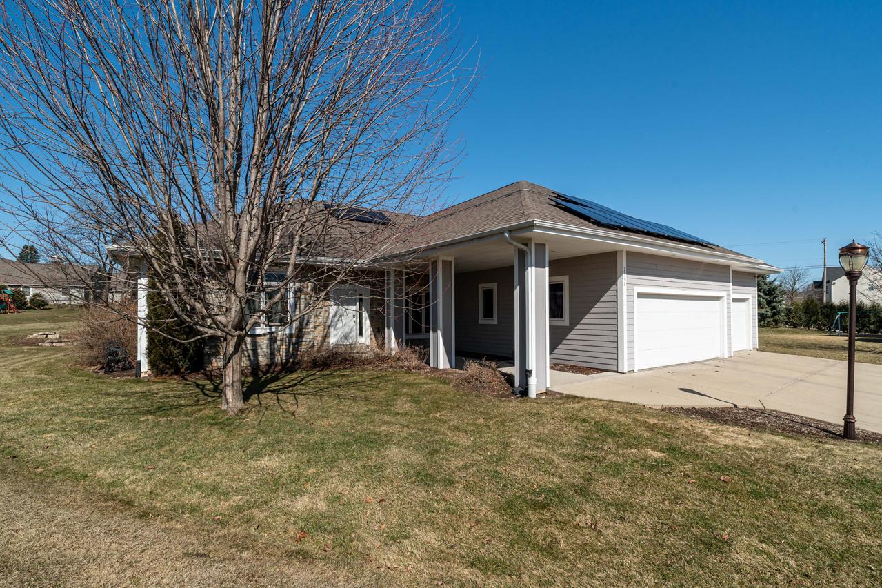 2308 Coldwater Creek, Waukesha, WI 53188