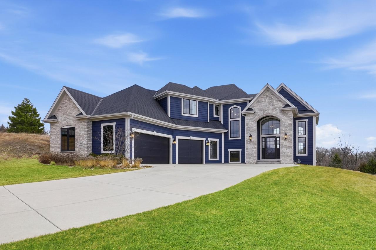 N87W25037 Bay Ct, Lisbon, WI 53089