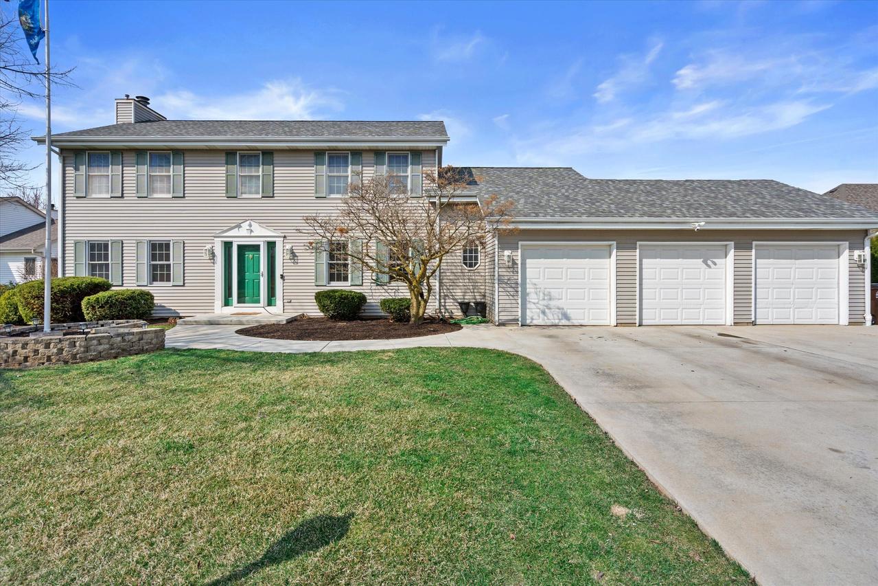 504 Fairview Cir, Waterford, WI 53185