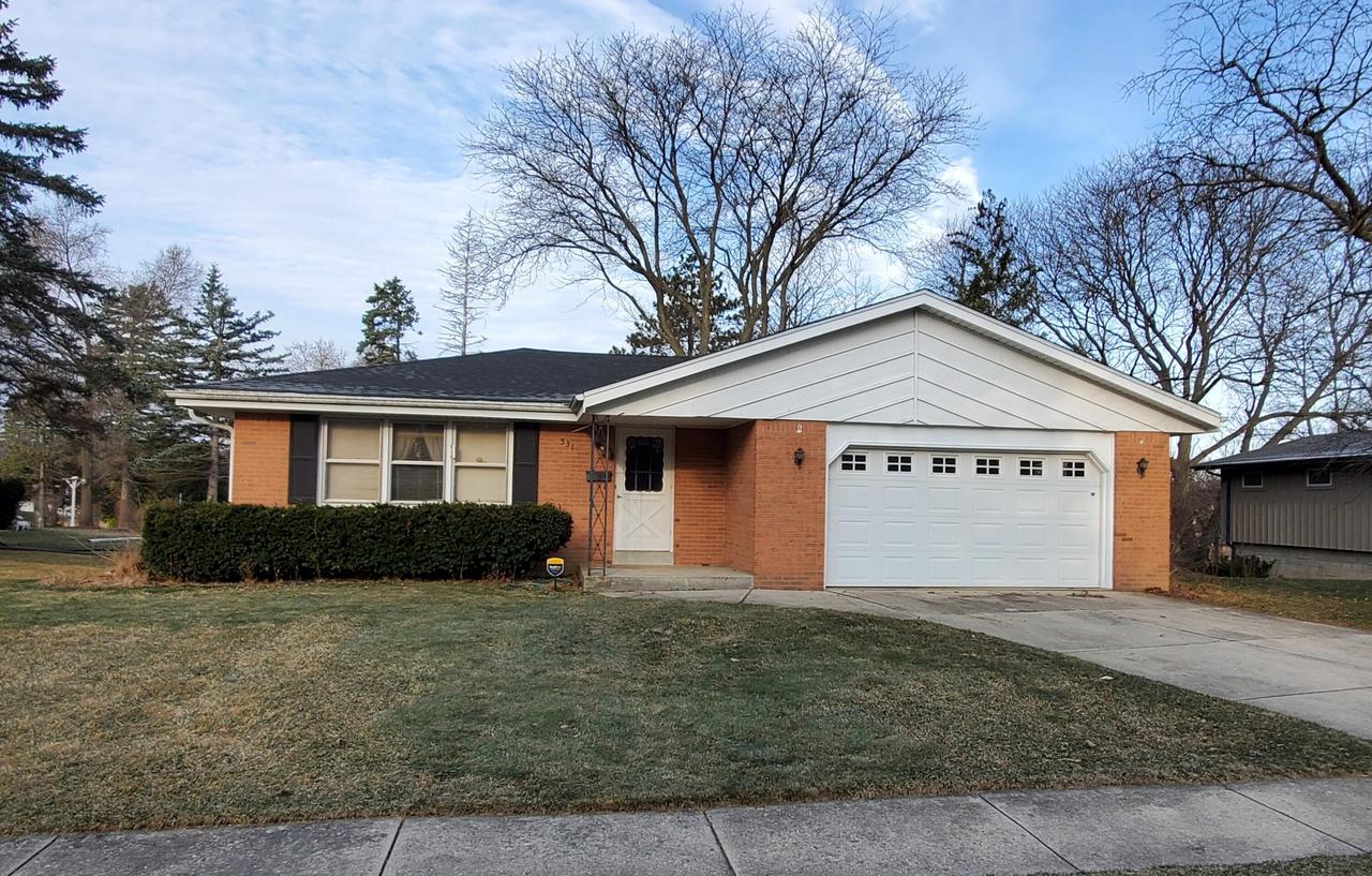 5316 Robin Dr, Greendale, WI 53129