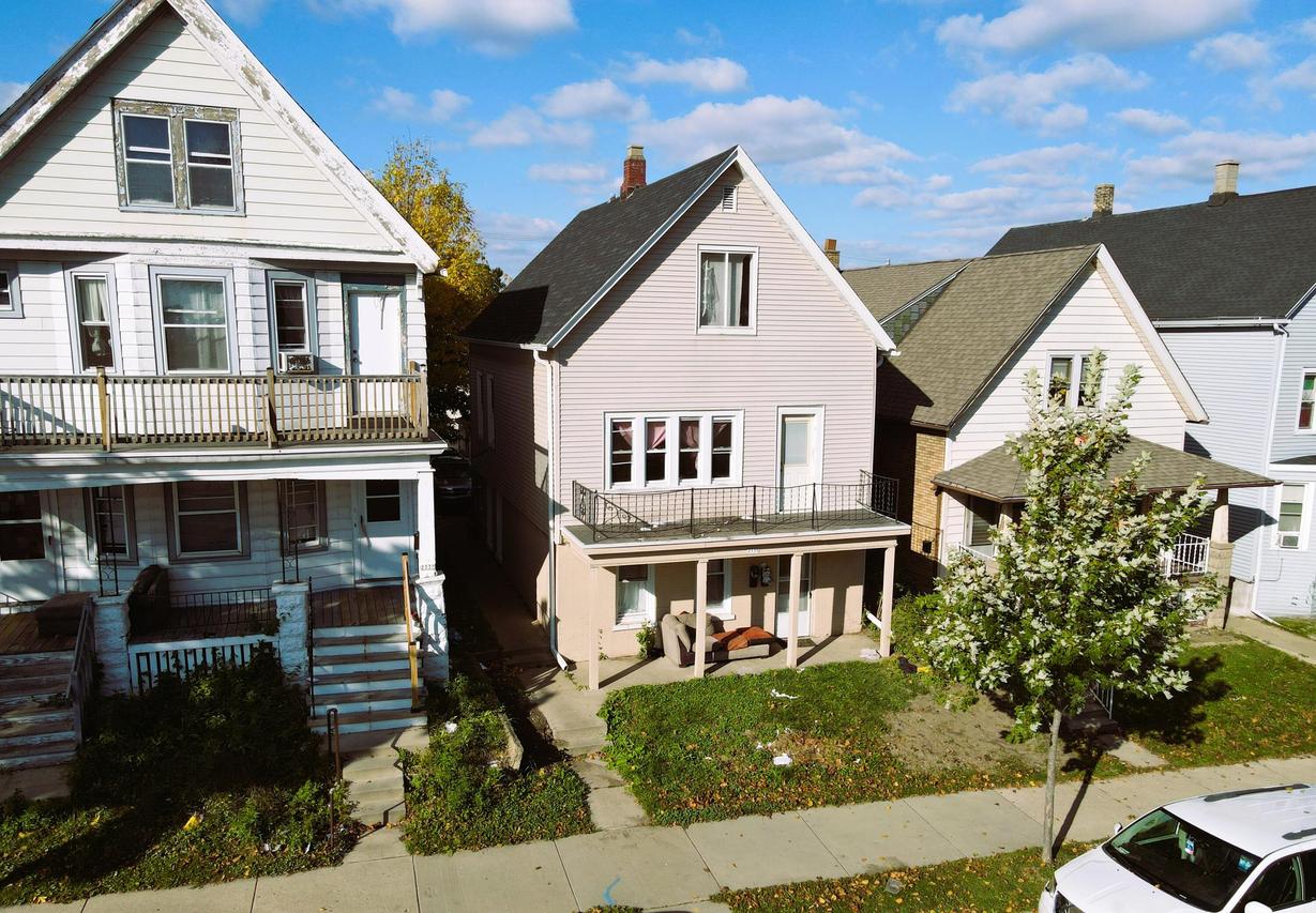 2335 S 7th St, Milwaukee, WI 53215